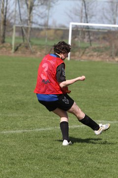 Bild 144 - Frauen am 10.4.11